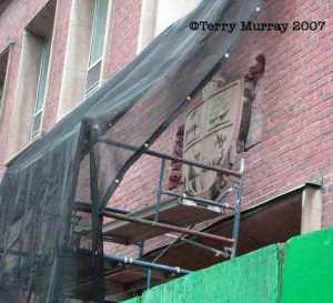 2c5f2-deeds-crest-hoarding